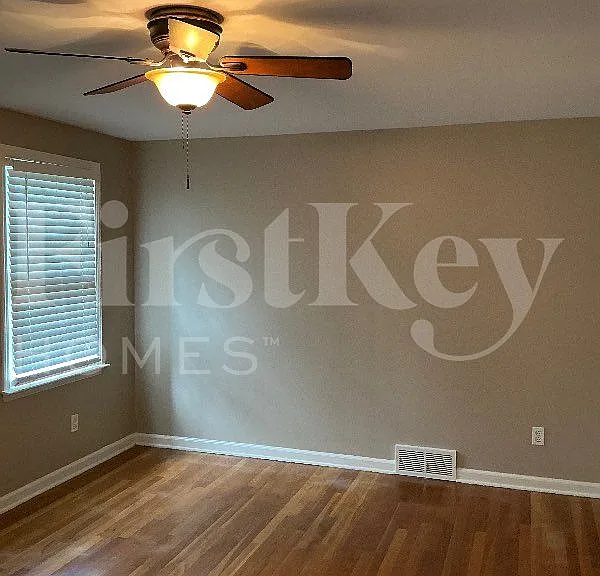 5482 Timmons Ave — Photo 8