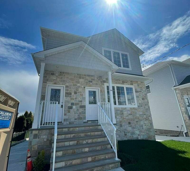 1st image of 866 Stafford Ave #2