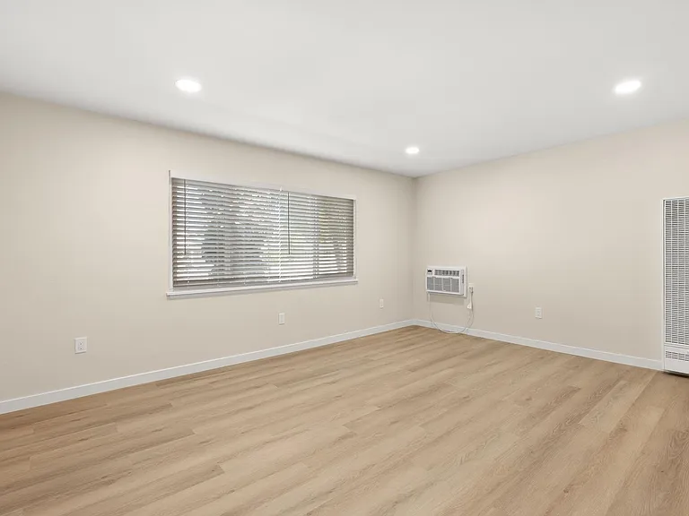 Concorde Apartments - Riverside, CA — Photo 22