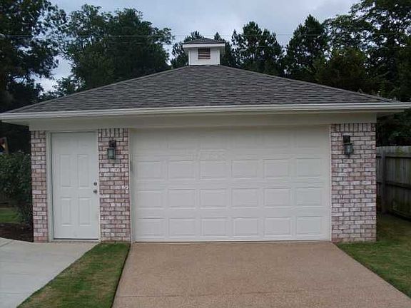 20' x 20' Wired Workshop/3rd Car Garage