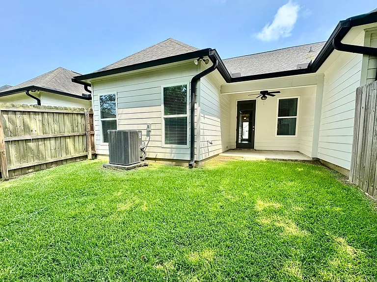 17530 Comfort Blvd — Photo 17