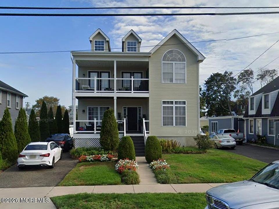 1st image of 608 11th Avenue