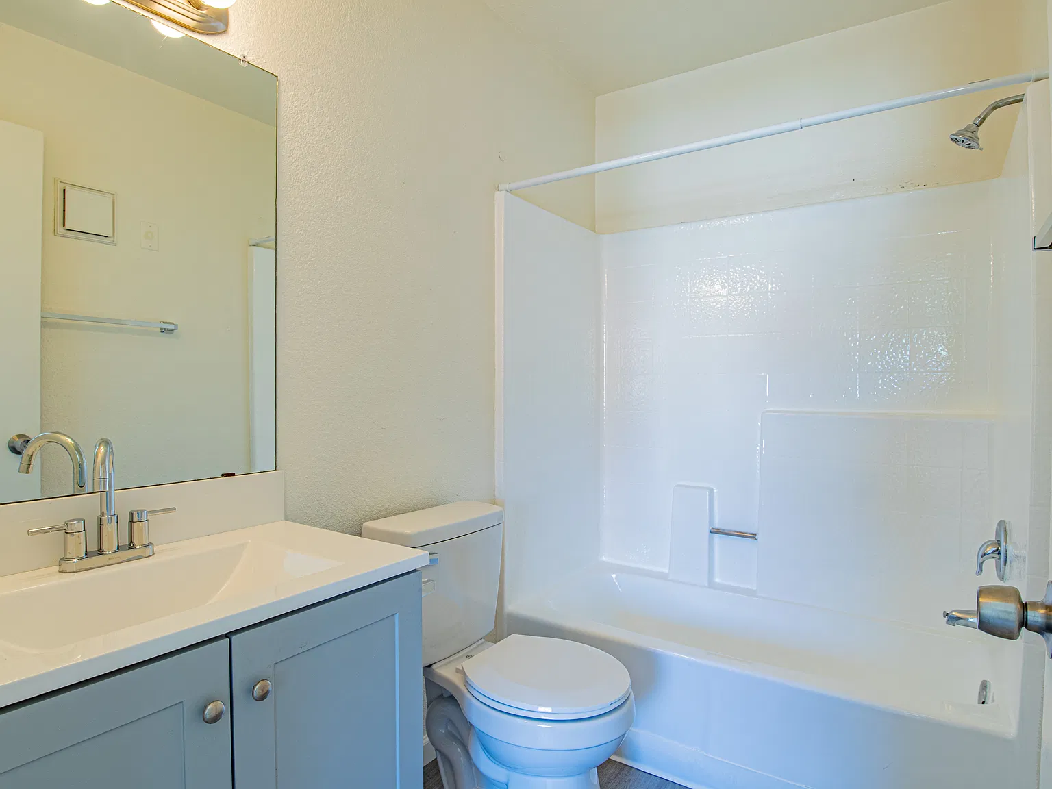 2 bed, 680 sqft, $1,448 — Photo 2