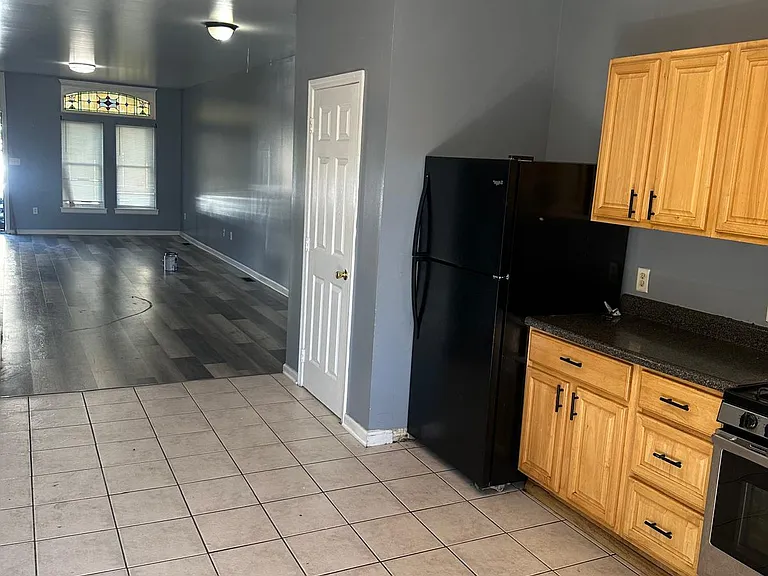 425 N Milton Ave — Photo 9
