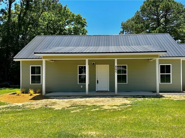 805 Pine St, Darien, GA 31305