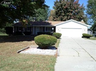 3260 W Carpenter Rd, Flint, MI 48504