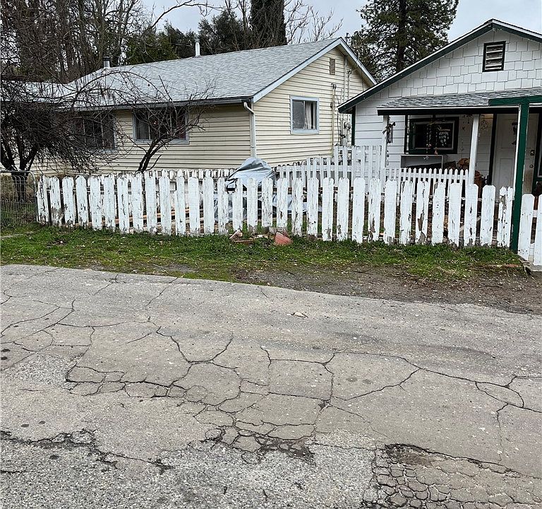1st image of 33101 Willow Creek Dr