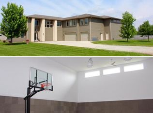568 4th Pl SW, Blooming Prairie, MN 55917