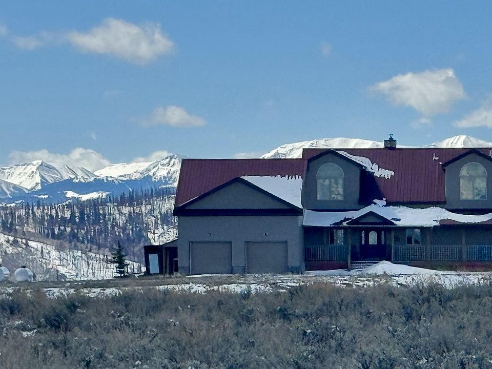 1st image of 4 Beaver Ridge Rd