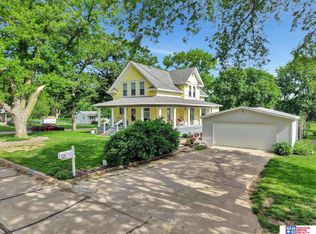 302 4th St, Friend, NE 68359