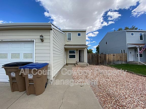 2nd image of 929 Palmer Dr