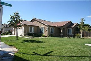 2nd image of 2104 S Playa Ave