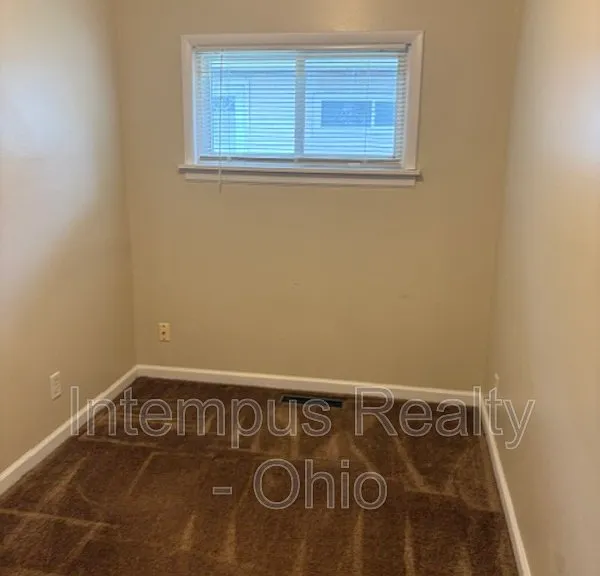 339 N Roanoke Ave — Photo 6