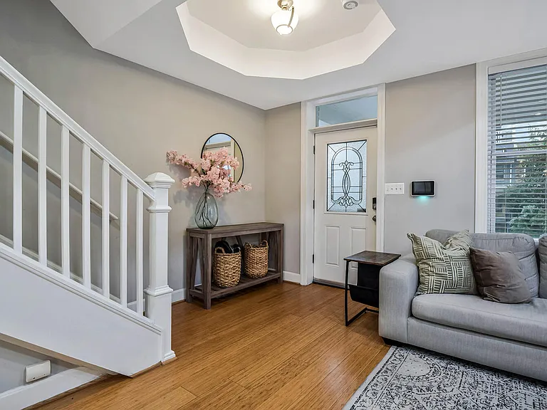 821 Madison St NW — Photo 8