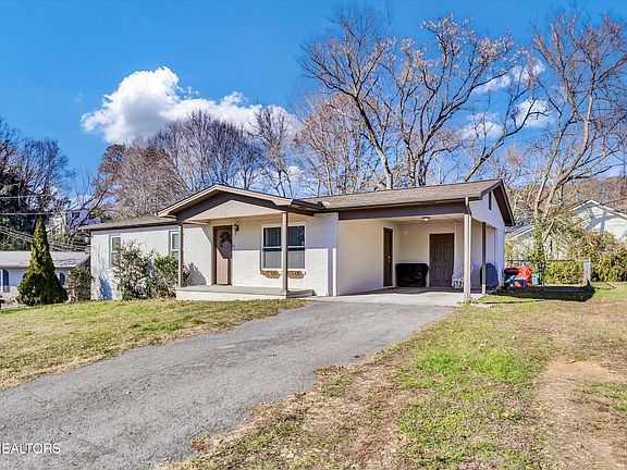 3rd image of 2309 Rosann Ln
