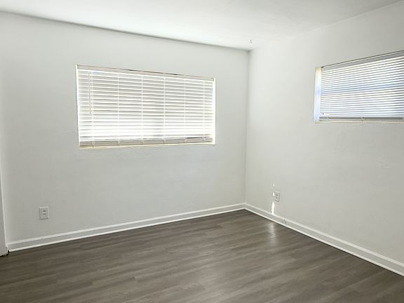 5th image of 231 Collen Rd N