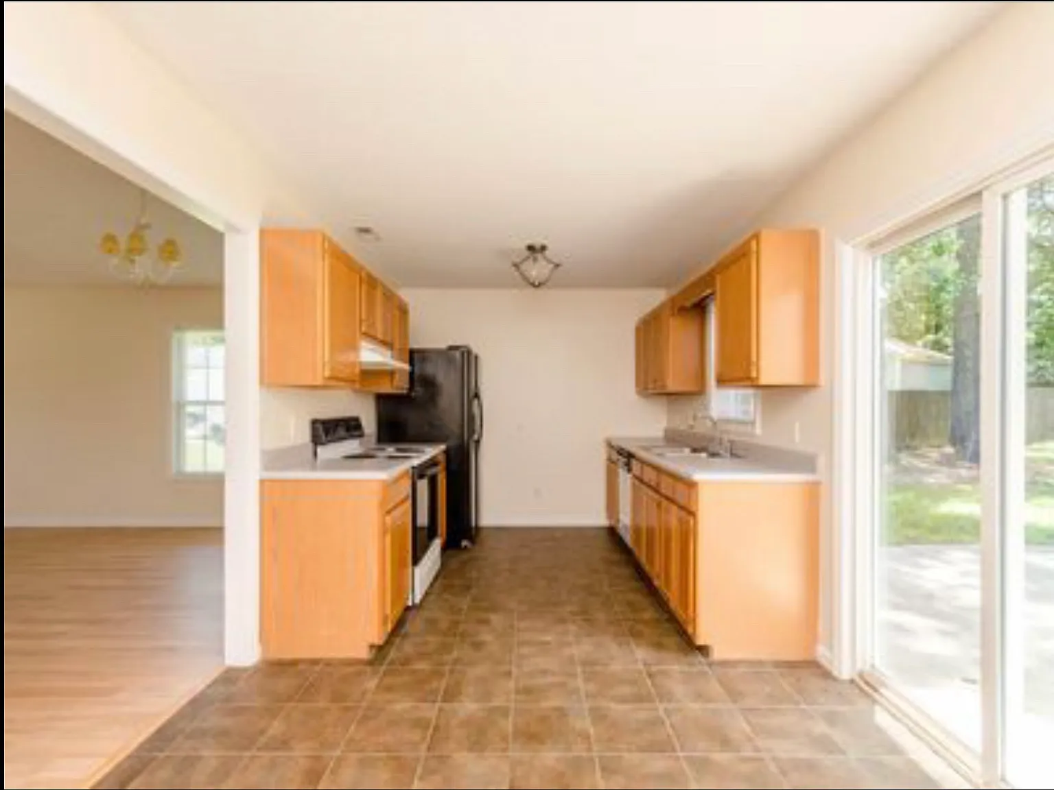 3 bed, 1310 sqft, $1,800 — Photo 4