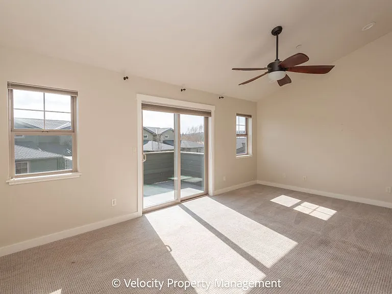 600 SW Otter Way — Photo 24