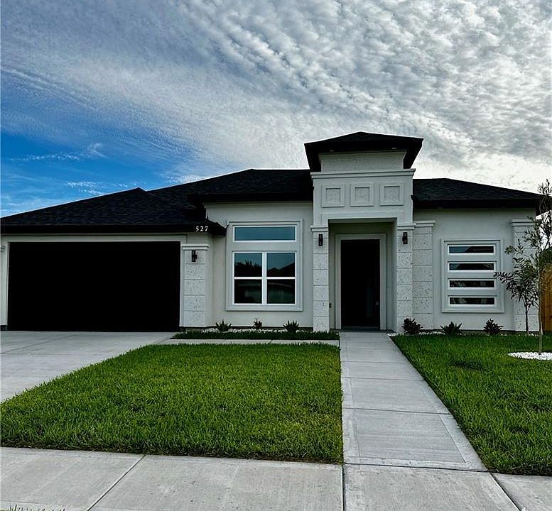 1st image of 527 Country Club Dr