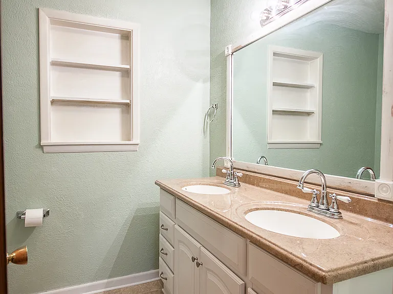 317 Murray Dr — Photo 16