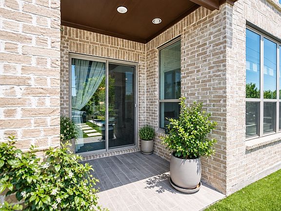 5th image of 8234 Vitex Ave