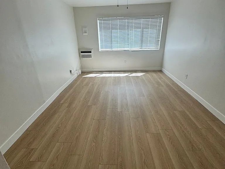 2666 Ellendale Pl — Photo 22