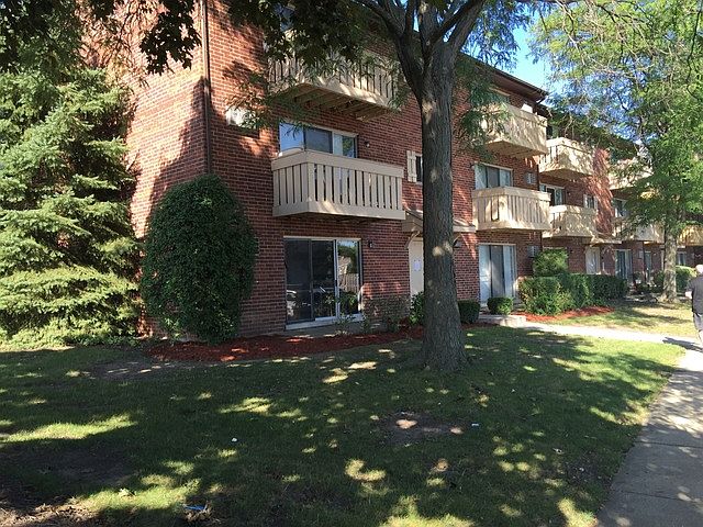 1st image of 111 Pickwick Dr