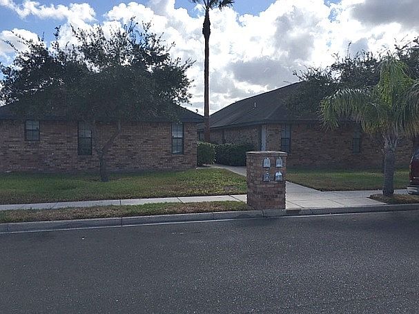 1st image of 1002 Lexington Cir APT 4