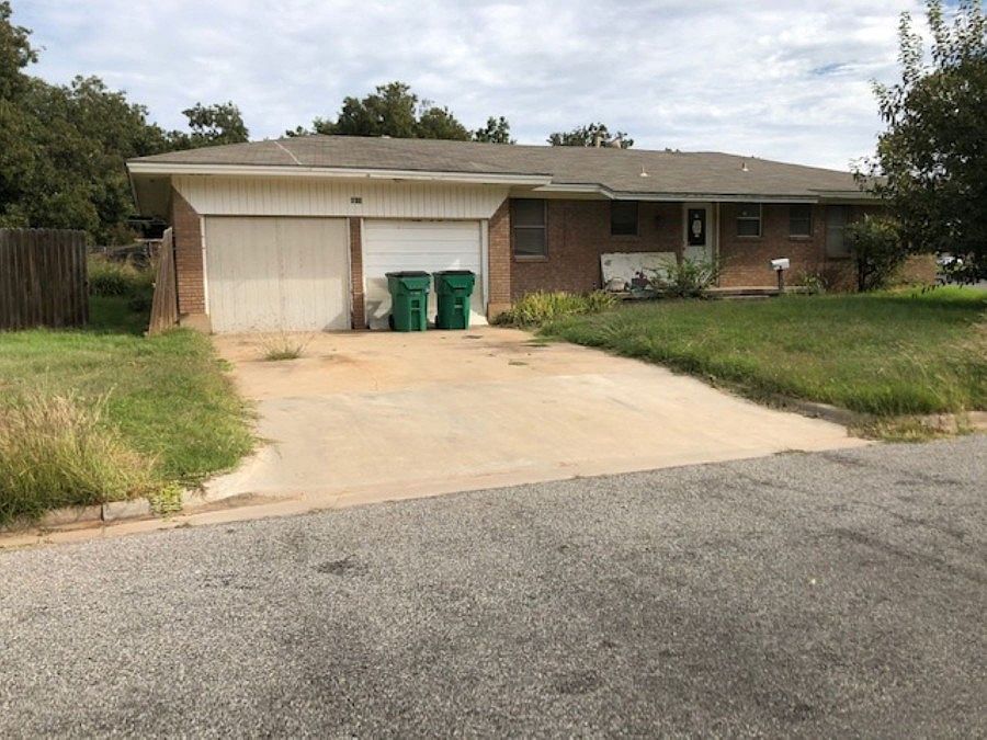 1st image of 615 Hazel Dr
