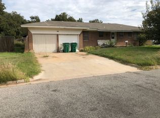 615 Hazel Dr, Burkburnett, TX 76354