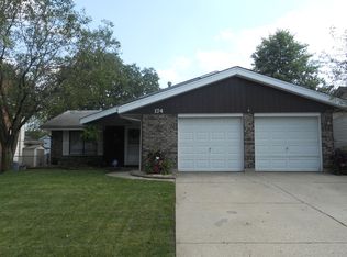 174 Bourne Ln, Bloomingdale, IL 60108