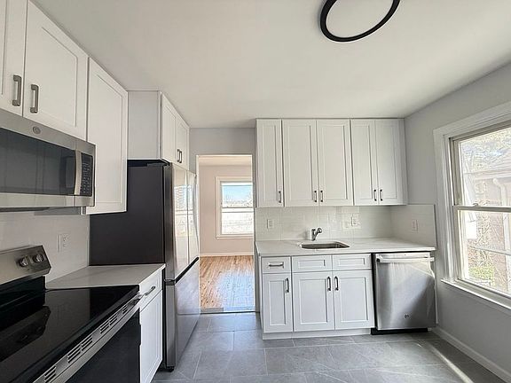 2nd image of 1617 Bell Blvd #2