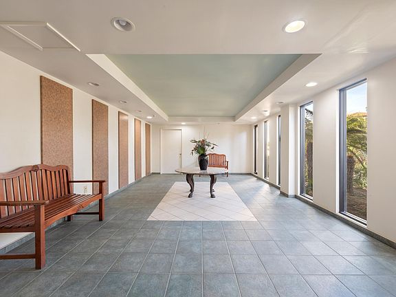 5th image of 727 Esplanade Unit 305