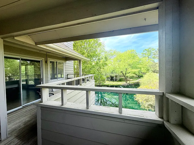 2553 Stockbridge Dr #B — Photo 14
