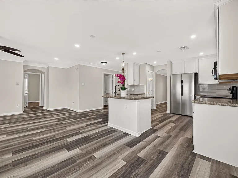 7242 Autumn Bluff Ln — Photo 1