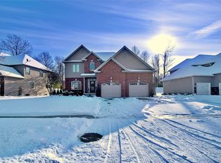 4385 Stone Creek Dr, Erie, PA 16506