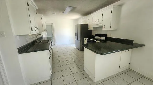206 Canberra Ct — Photo 4