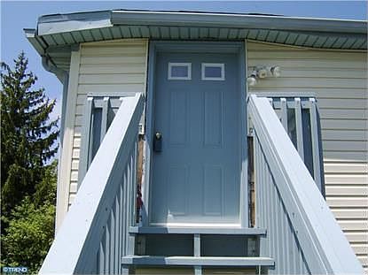1st image of 7B Dresser Ave
