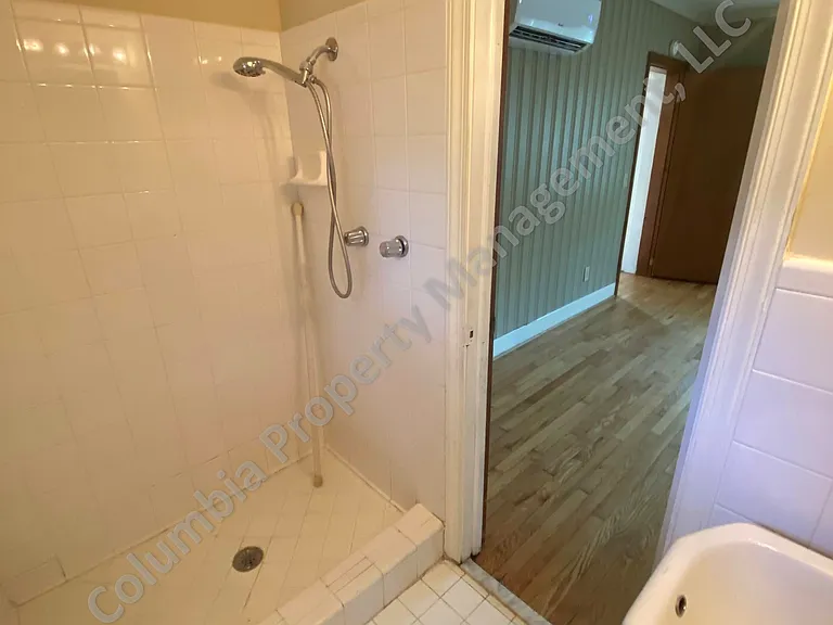 1600 Maple St #4 — Photo 4
