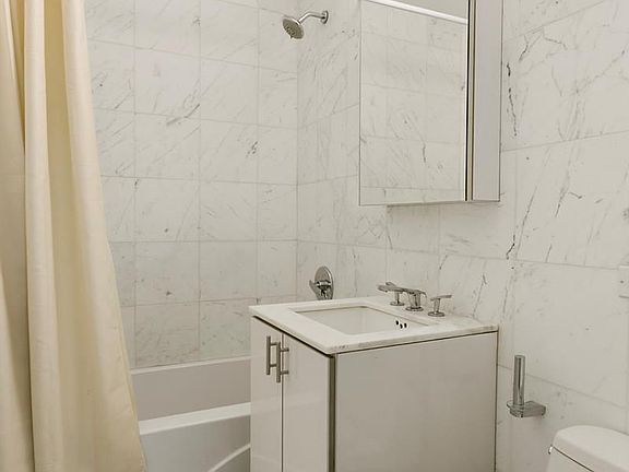 5th image of 322 W 57th St APT 46E