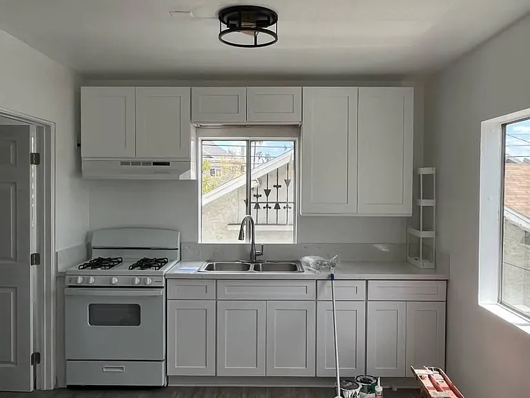 1668 Arlington Ave #7 — Photo 9