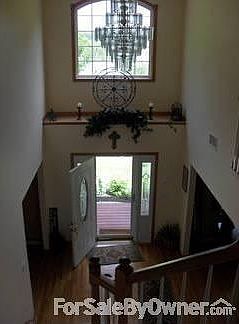 5th image of 79 Dawn Dr