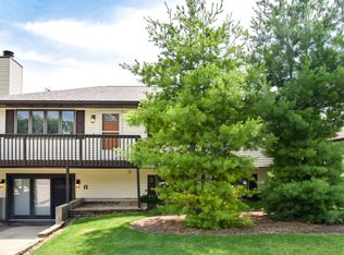 17 Tweed Rd, Fox Lake, IL 60020