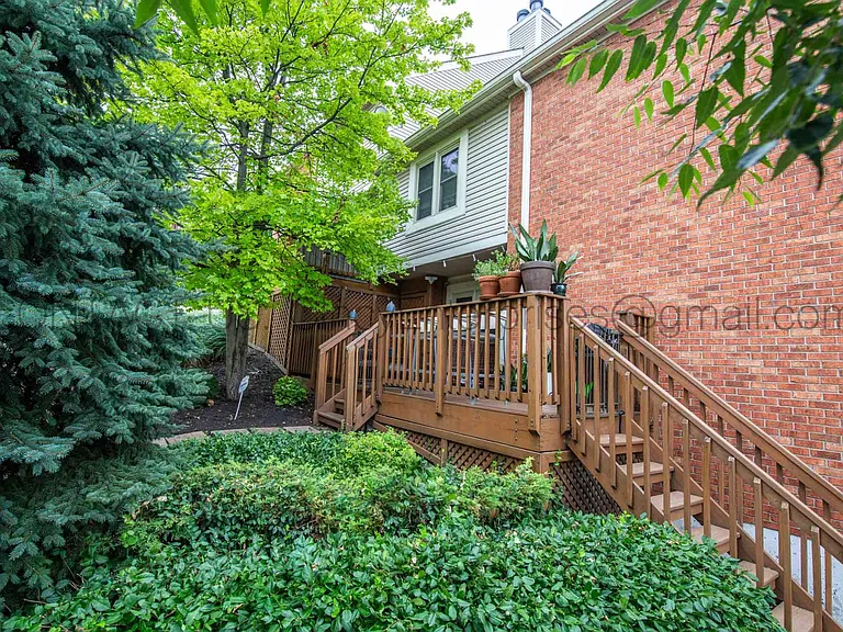 2126A Gilbert Ave — Photo 23