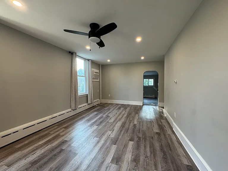112 S Scott Ave #1 — Photo 2