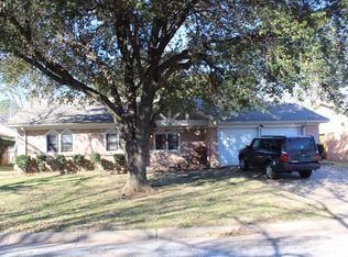 610 Westcliff Dr, Euless, TX 76040