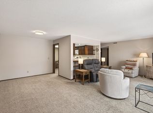9500 Collegeview Rd APT 112, Bloomington, MN 55437