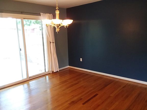 5th image of 3911 Lloyd Ave