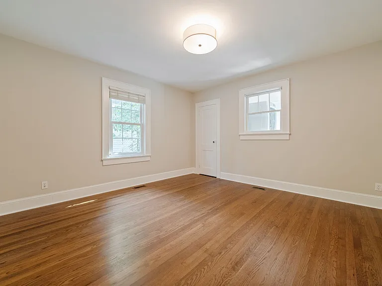 2921 Chapel Hill Rd — Photo 7