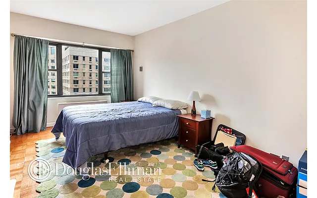 Rented by Douglas Elliman | media 4